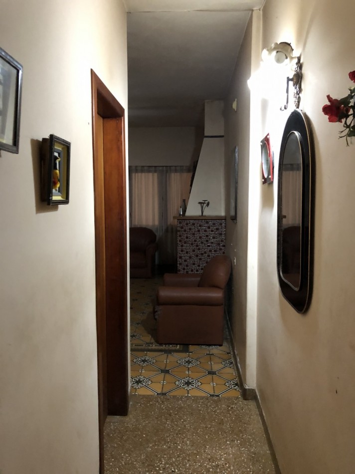 VENTA CASA CON LOCAL en Veronica K-1082
