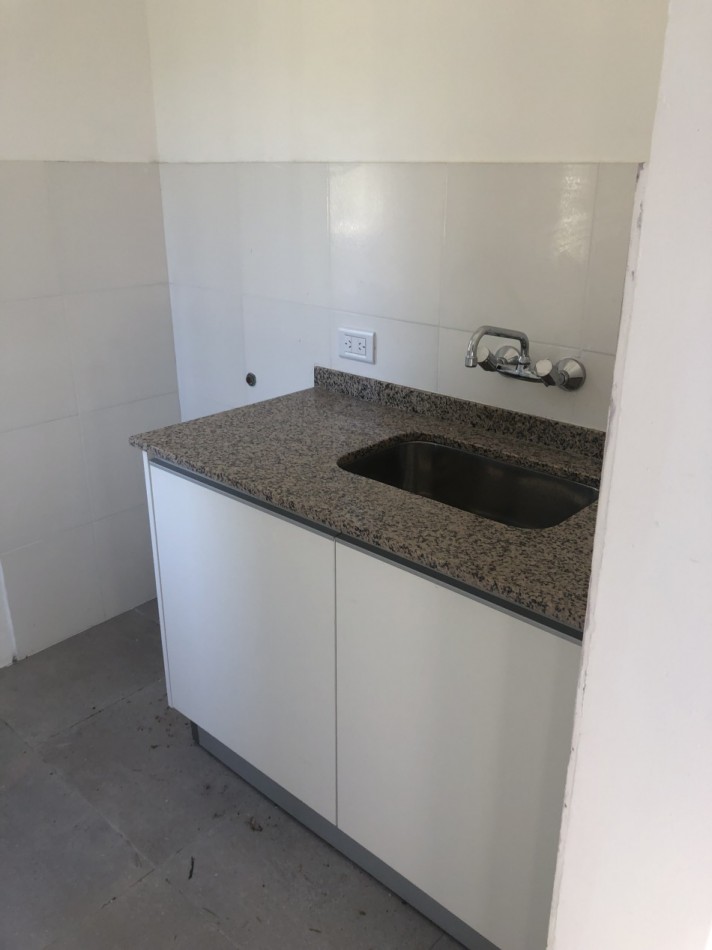 CASA - VENTA - EN BARRIO VERONICA LAWN TENIS K-1075
