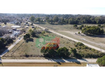 VENTA Amplios Lotes En Veronica T-764