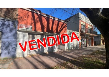 Casa con Local en Veronica K-1184